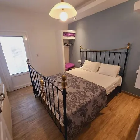 度假居 Traditional Mama House 斯卡拉索提罗斯